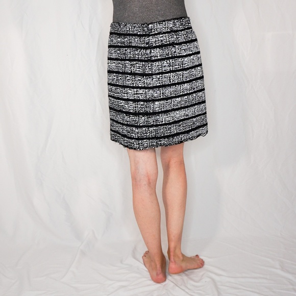 624. MARC JACOBS Black/White Lace Textured Mini Skirt NWT $998 - Picture 3 of 8